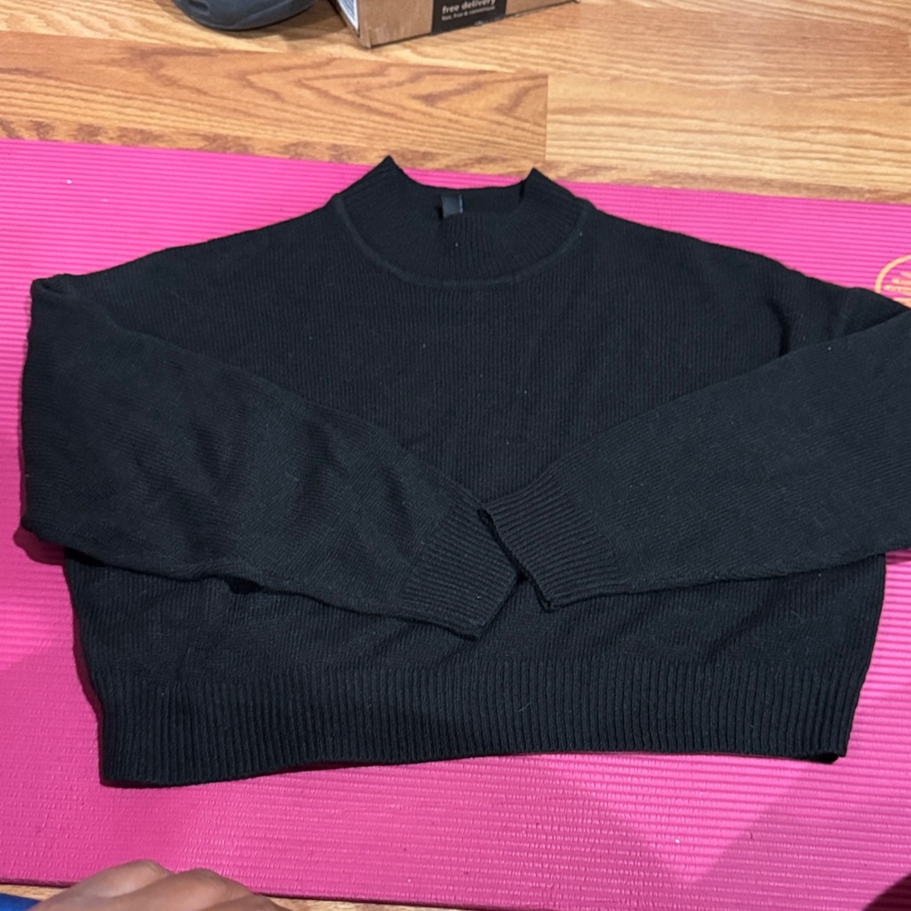 H&M Women's Classic Black Crewneck Sweater